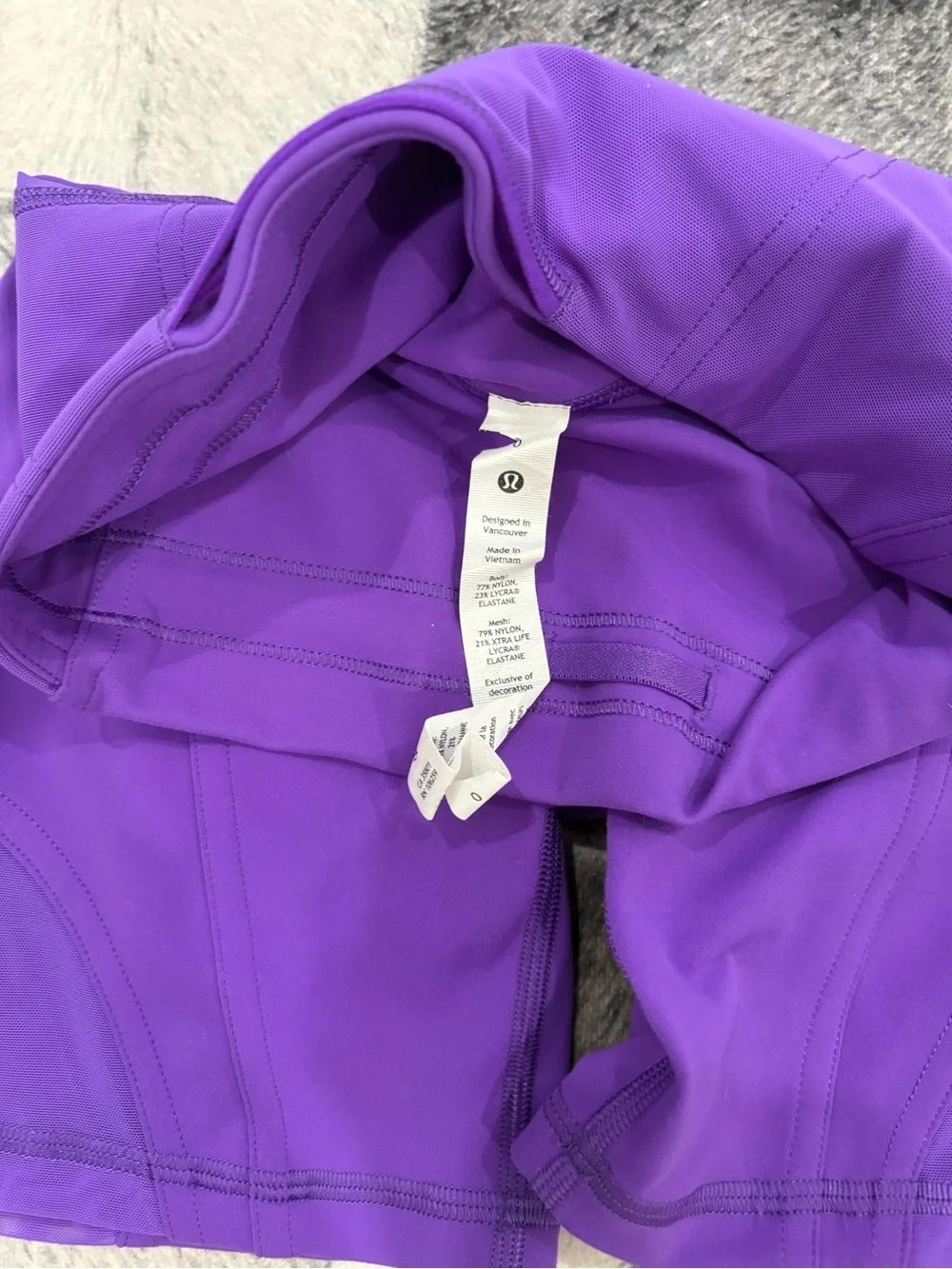 Lululemon Athletica Atomic Purple Wunder Train Mesh Panel Shorts size 0 like new